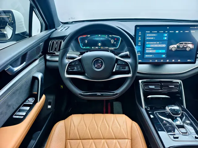 BYD Tang — Фото автомобиля 14