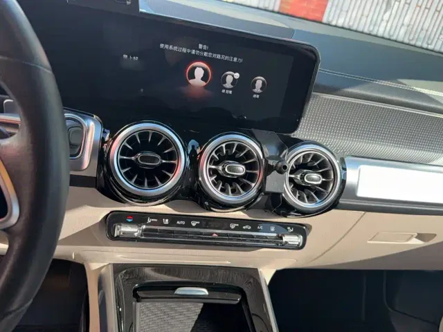 Mercedes-Benz EQB — Фото автомобиля 16