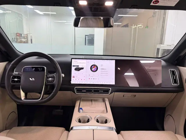 Li Auto L9 — Фото автомобиля 15