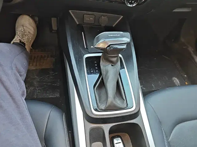 Chevrolet Monza — Фото автомобиля 13