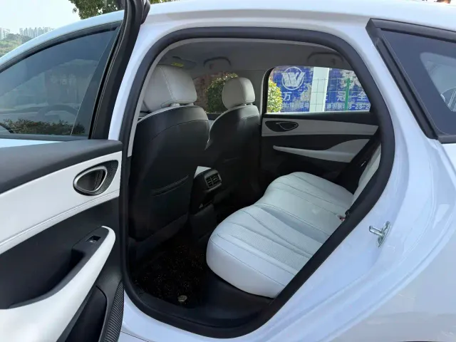 BYD Seal 05 DM-i — Фото автомобиля 7