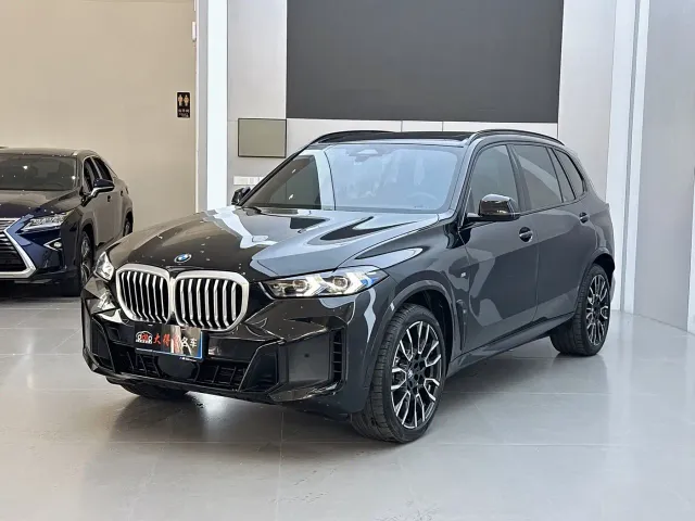 Фотография автомобиля — BMW X5