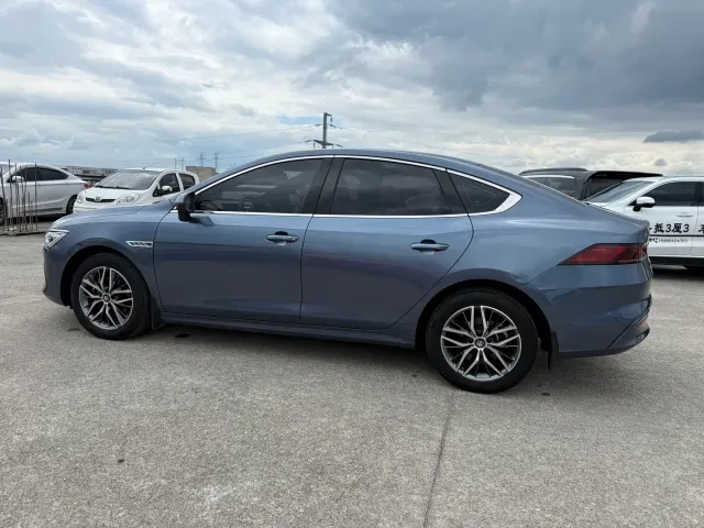 BYD Qin PLUS — Фото автомобиля 12