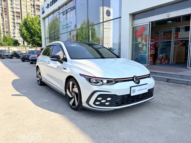 Volkswagen Golf GTI — Фото автомобиля 3