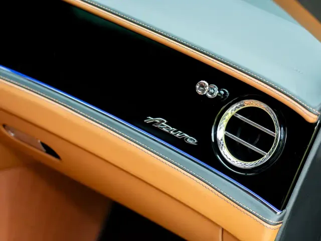 Bentley Flying Spur — Фото автомобиля 21