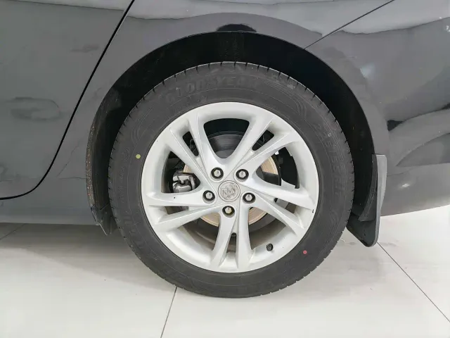 Buick Regal — Фото автомобиля 14