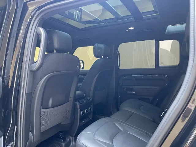 Land Rover Defender — Фото автомобиля 13