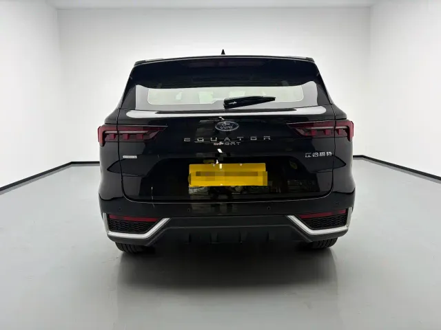 Ford Lingrui — Фото автомобиля 5