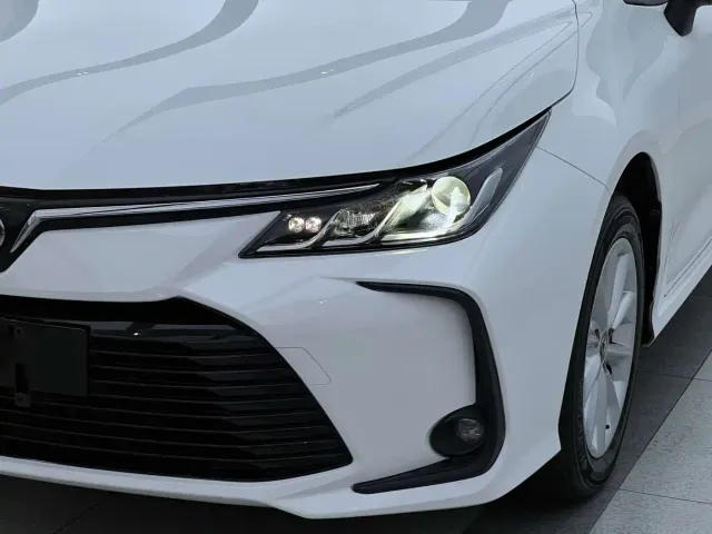 Toyota Corolla — Фото автомобиля 2