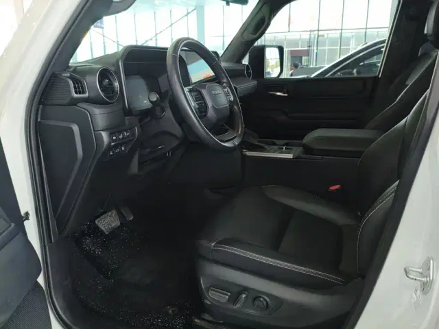 Toyota Prado — Фото автомобиля 8