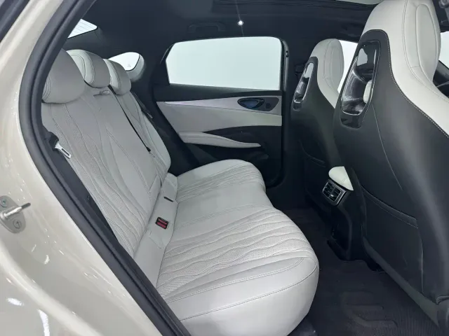 BYD Seal 06 — Фото автомобиля 11