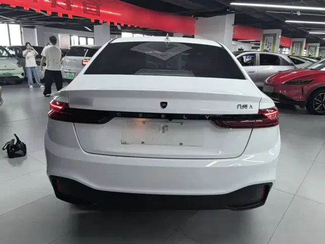 Geely Geometry Geely Geometry A 2024 410KM Travel Edition — Фото автомобиля 5