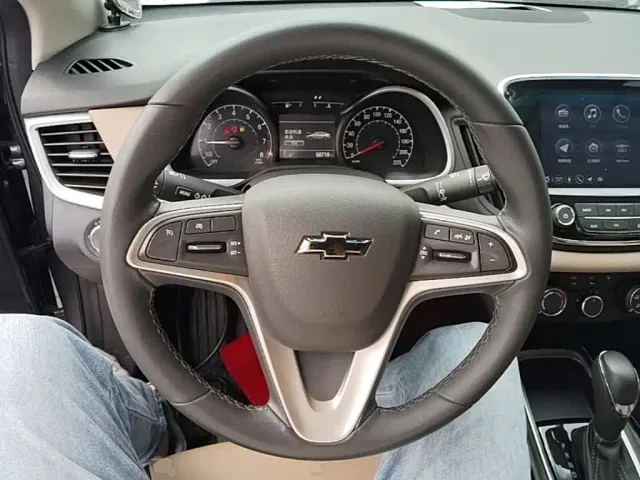 Chevrolet Monza — Фото автомобиля 10