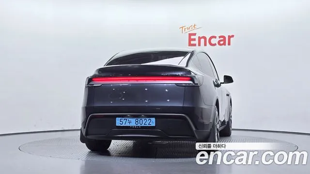 Tesla Model Y — Фото автомобиля 4