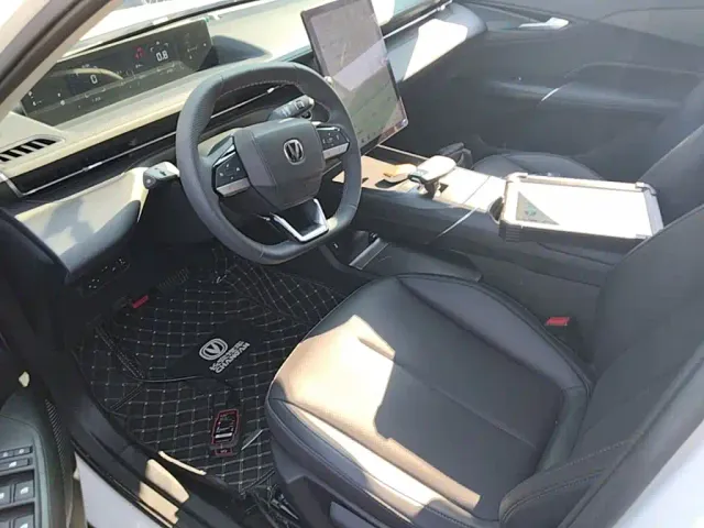 Changan Eado — Фото автомобиля 14