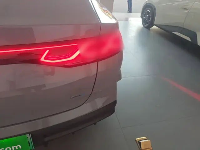 BYD Qin L — Фото автомобиля 23