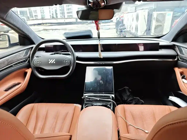 IM Motors L7 — Фото автомобиля 12
