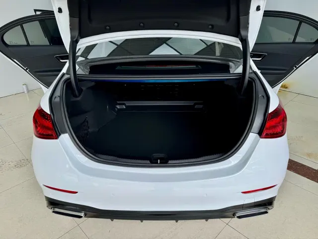 Mercedes-Benz C-Class — Фото автомобиля 22