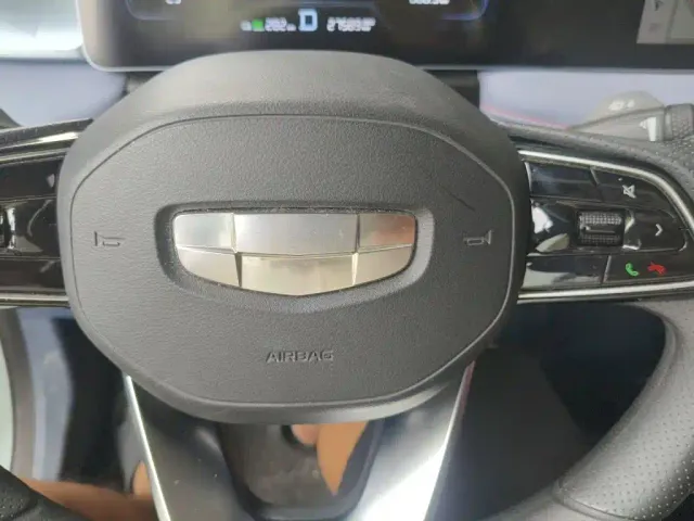 Geely Geometry Geely Geometry E Firefly 2022 401KM Delicate Tiger 4-seater — Фото автомобиля 9