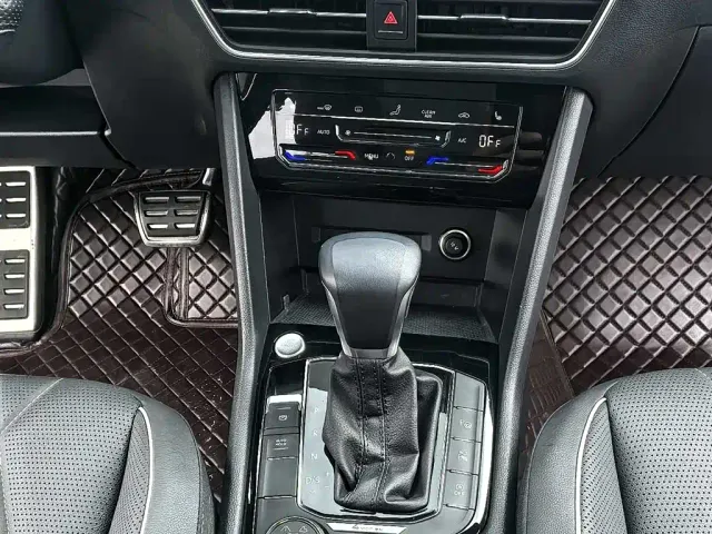 Volkswagen Tiguan L — Фото автомобиля 21
