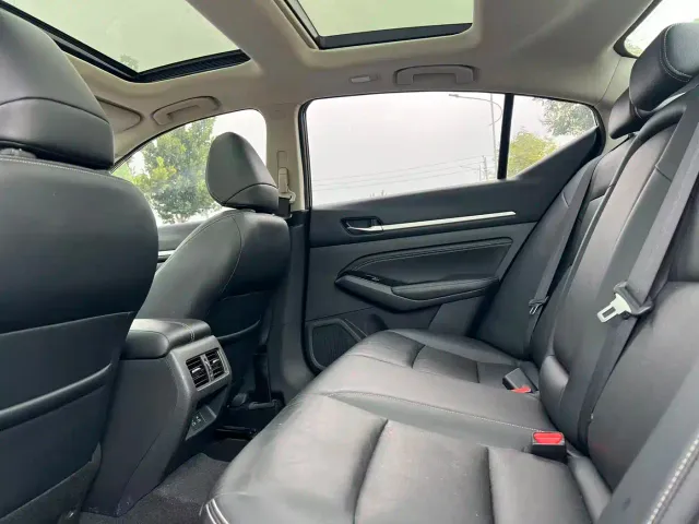 Nissan Teana — Фото автомобиля 5
