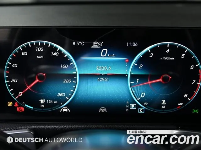Mercedes-Benz GLB-Class — Фото автомобиля 8