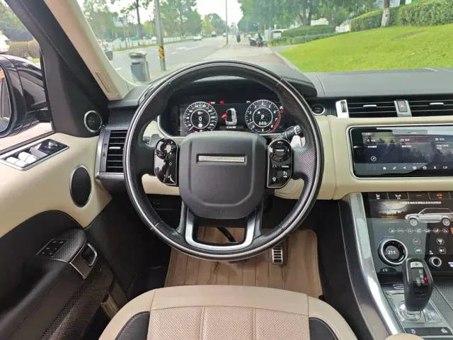 Land Rover Range Rover Sport — Фото автомобиля 14