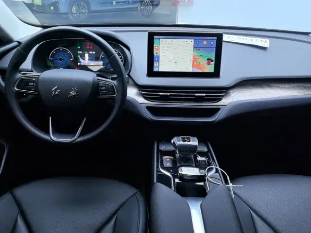 Hongqi E-QM5 — Фото автомобиля 12