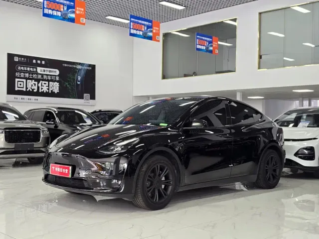 Фотография автомобиля — Tesla Model Y
