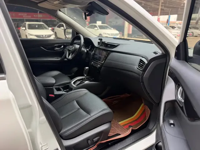 Nissan X-Trail — Фото автомобиля 7
