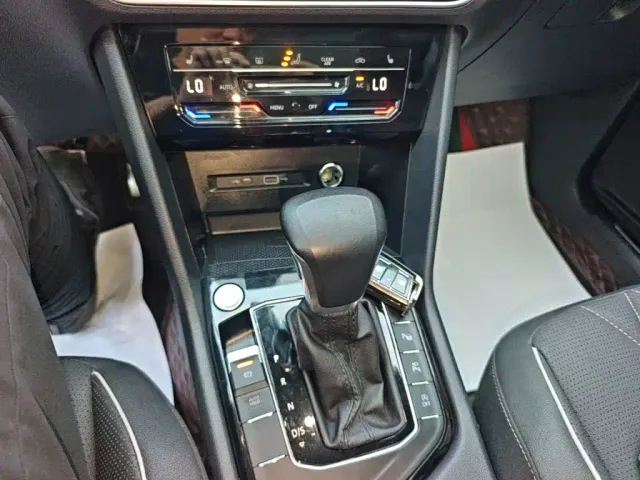 Volkswagen Tiguan L — Фото автомобиля 13