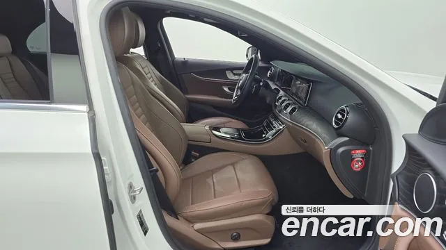 Mercedes-Benz E-Class W213 — Фото автомобиля 16