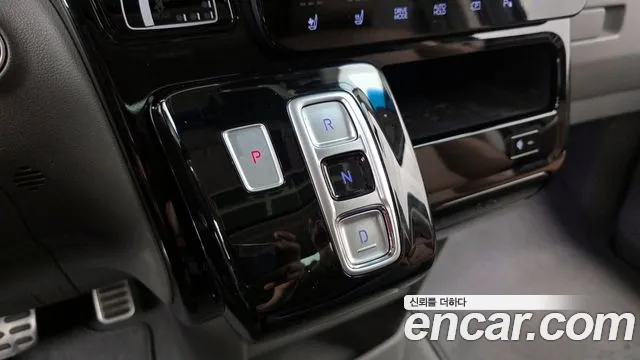 Hyundai Staria Staria 4WD Lounge 9 мест — Фото автомобиля 9