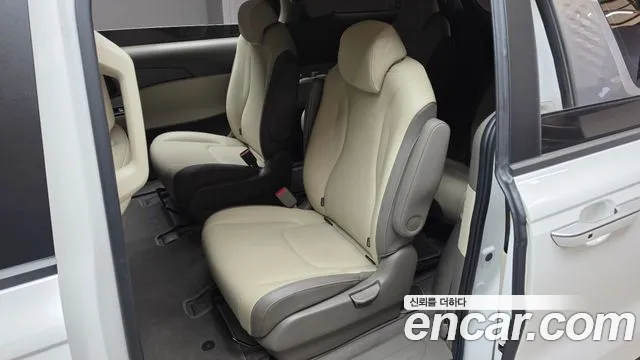Kia Carnival 4th Gen — Фото автомобиля 16