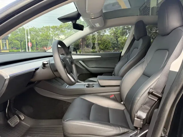 Tesla Model Y — Фото автомобиля 4