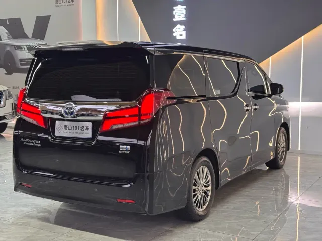 Toyota Alphard — Фото автомобиля 8