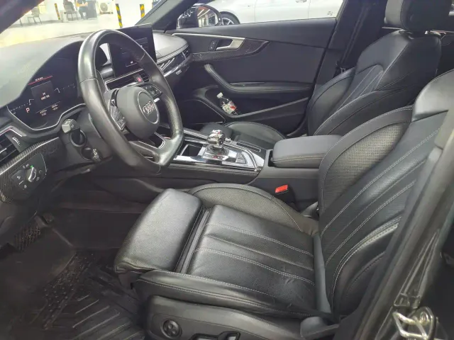 Audi A4L — Фото автомобиля 5