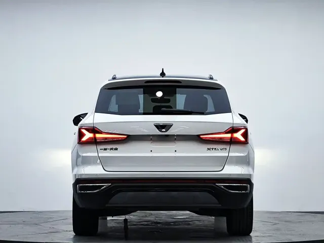 Jetta VS7 — Фото автомобиля 7