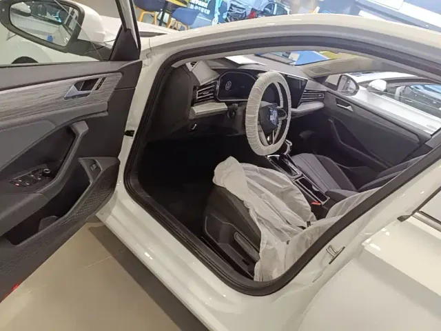 Volkswagen Sagitar — Фото автомобиля 15