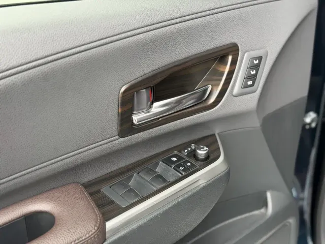 Toyota Granvia — Фото автомобиля 23