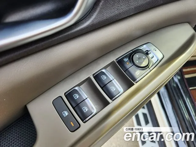 Kia Carnival Generation 4 — Фото автомобиля 11