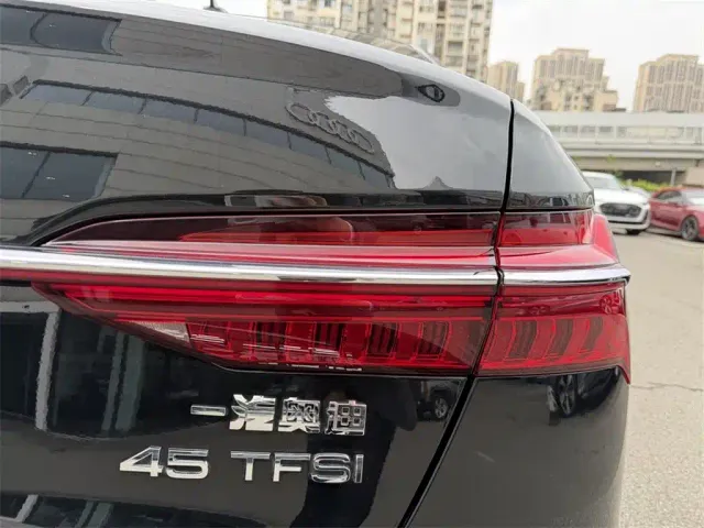 Audi A6L — Фото автомобиля 12