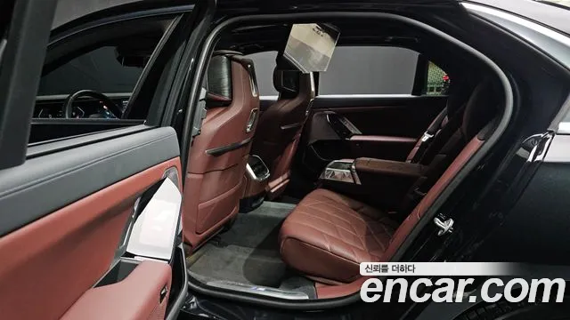 BMW 7 Series G70 — Фото автомобиля 19