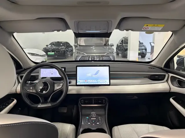 BYD Seal 05 DM-i — Фото автомобиля 10