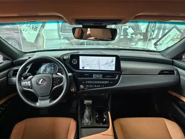 Lexus ES — Фото автомобиля 7
