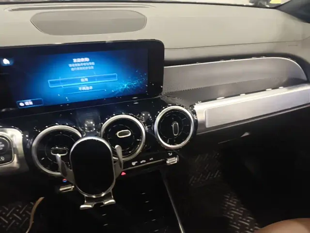 Mercedes-Benz GLB-Class — Фото автомобиля 12