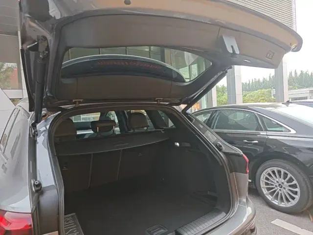 Audi Q6L e-tron — Фото автомобиля 18