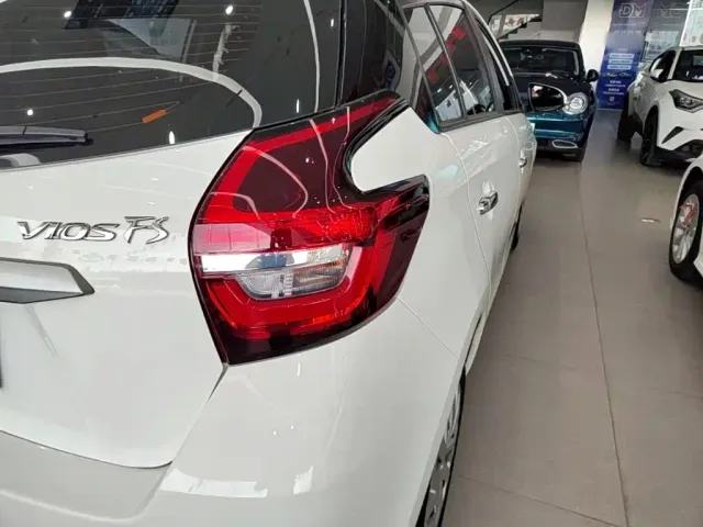 Toyota Vios FS — Фото автомобиля 7