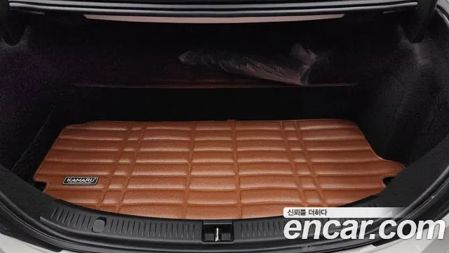Mercedes-Benz E-Class — Фото автомобиля 20