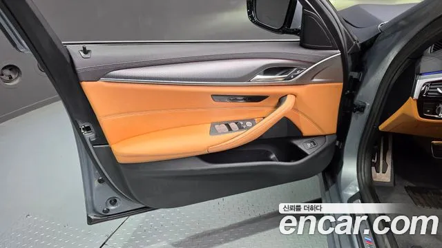 BMW 5 Series G30 — Фото автомобиля 13